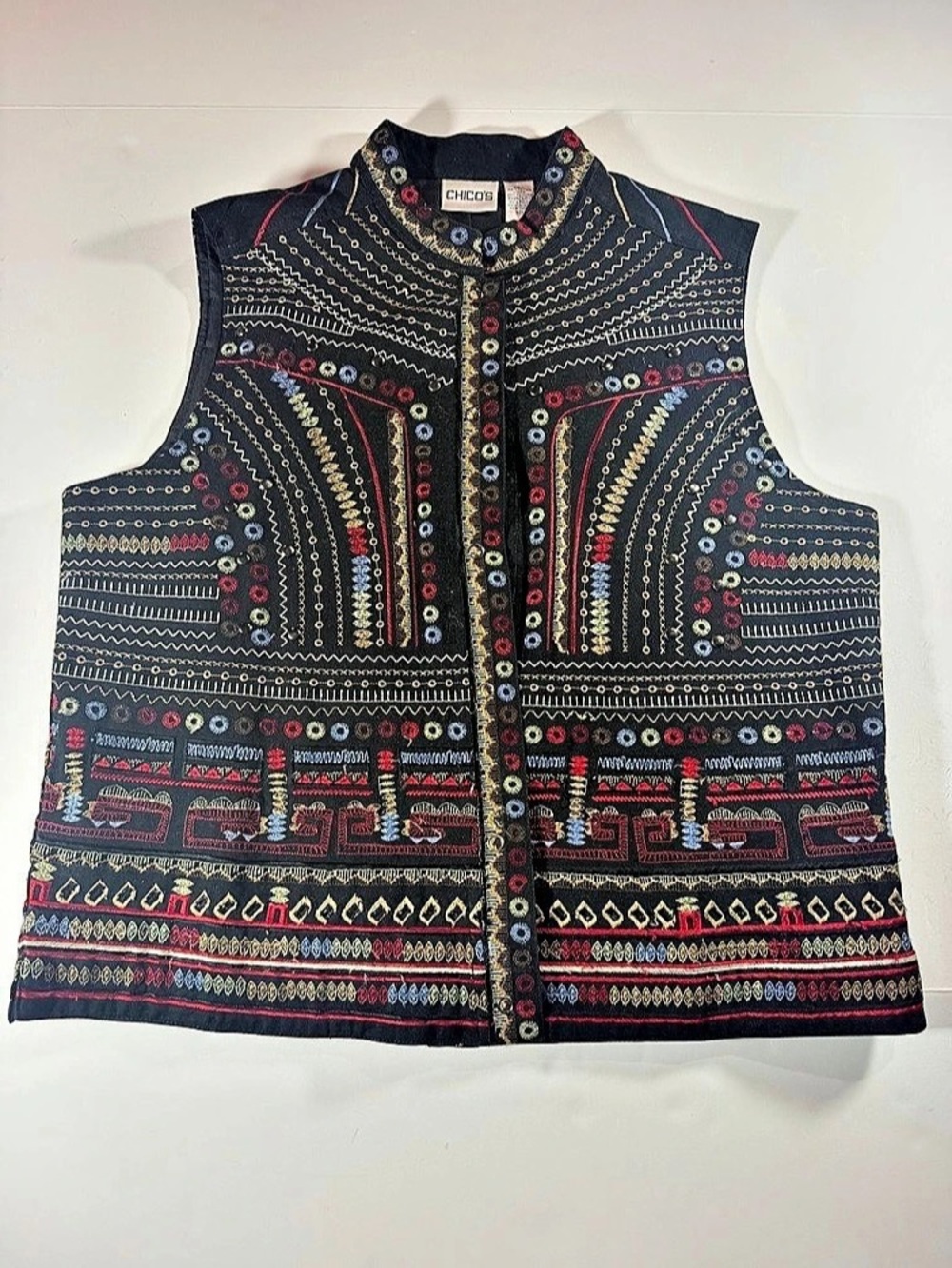 CHICOS Embroidered Vest in Black & Red Size Medium